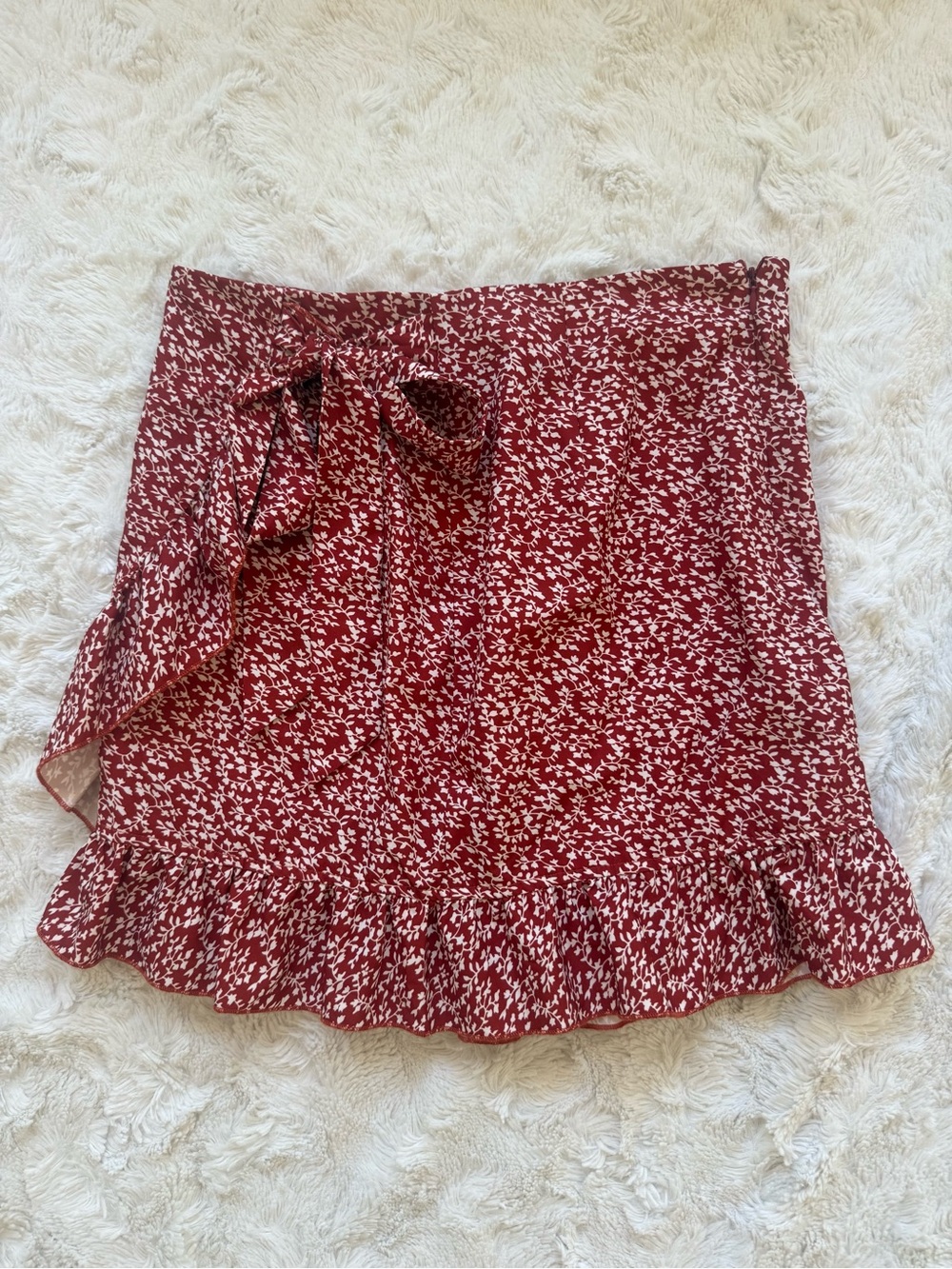 Tu Bella Red Floral Tie-Waist Ruffle Mini Skirt
